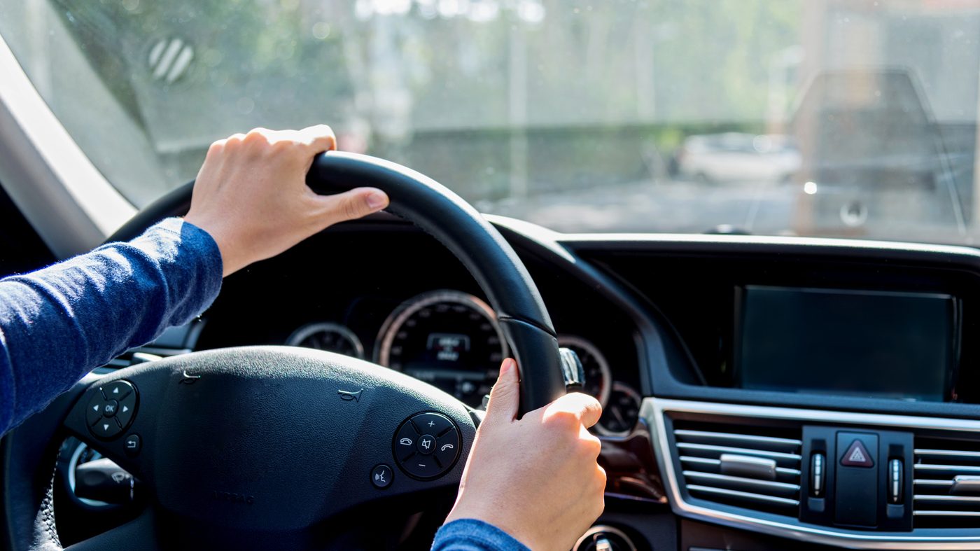 Botón de pánico y paro de motor remoto: seguridad real para tus conductores
